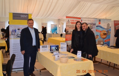 La-expozitie-prezentand-ArtisticDent-e1418310922539