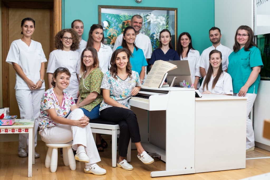 despre_noi echipa Artistic Dent